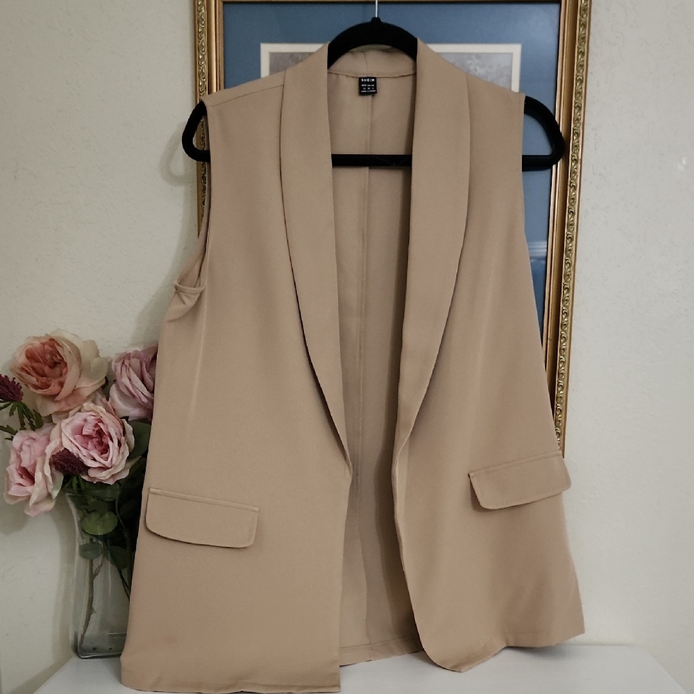 SHEIN Beige Sleeveless Vest